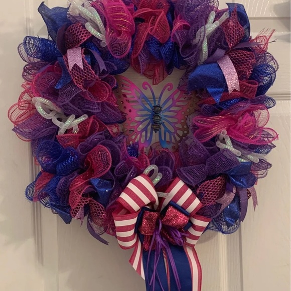 Handmade butterfly wreath - Picture 8 of 8